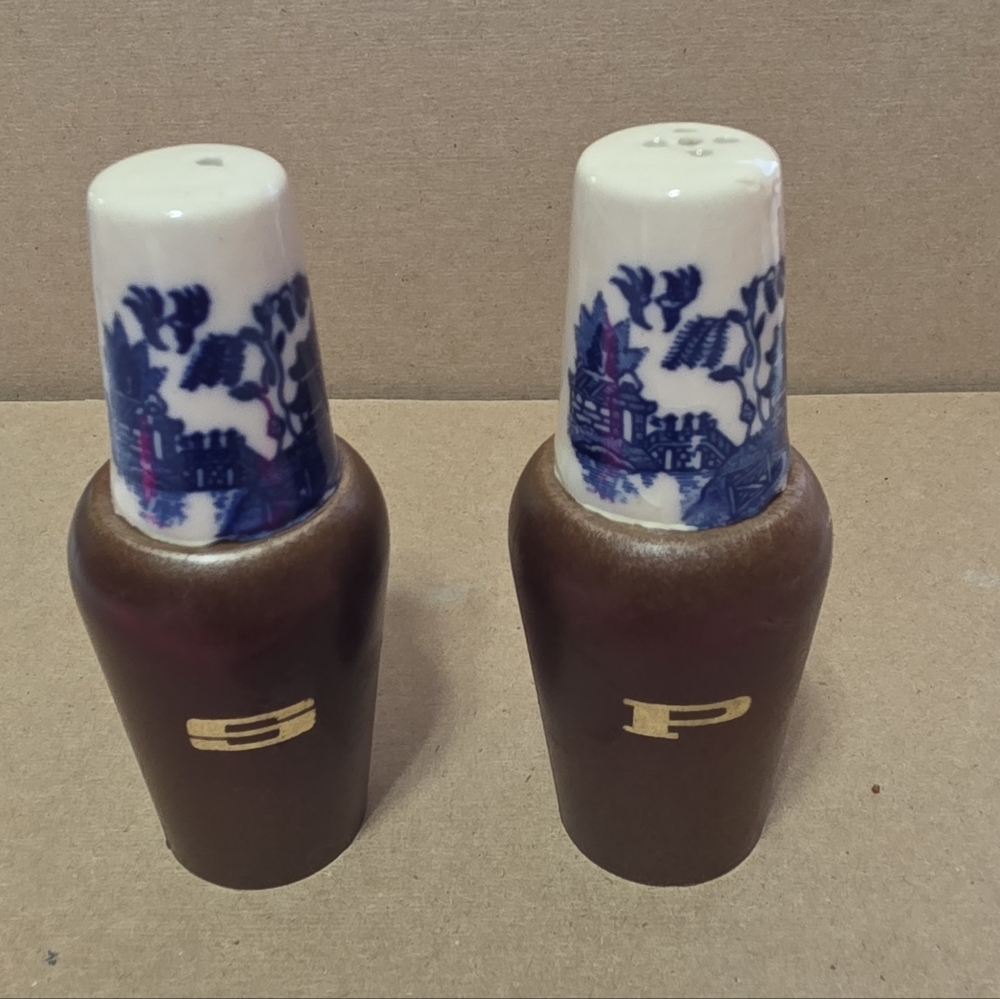 Vtg Blue Willow MCM Salt Pepper Shaker Set #220
